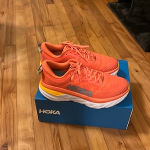 Womens Hoka Bondi 7 size 9.5